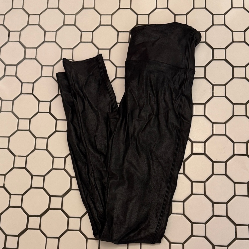 Spanx faux leather black leggings S EUC
